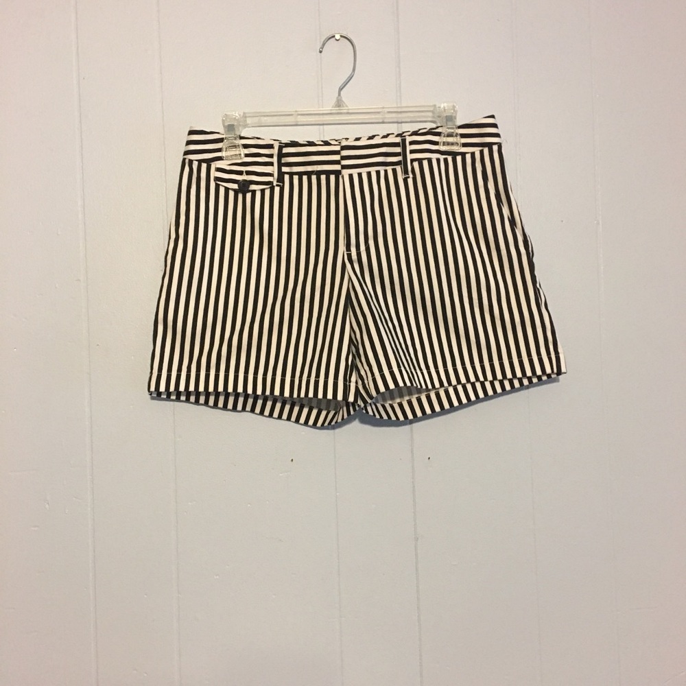 INC International Concepts striped shorts